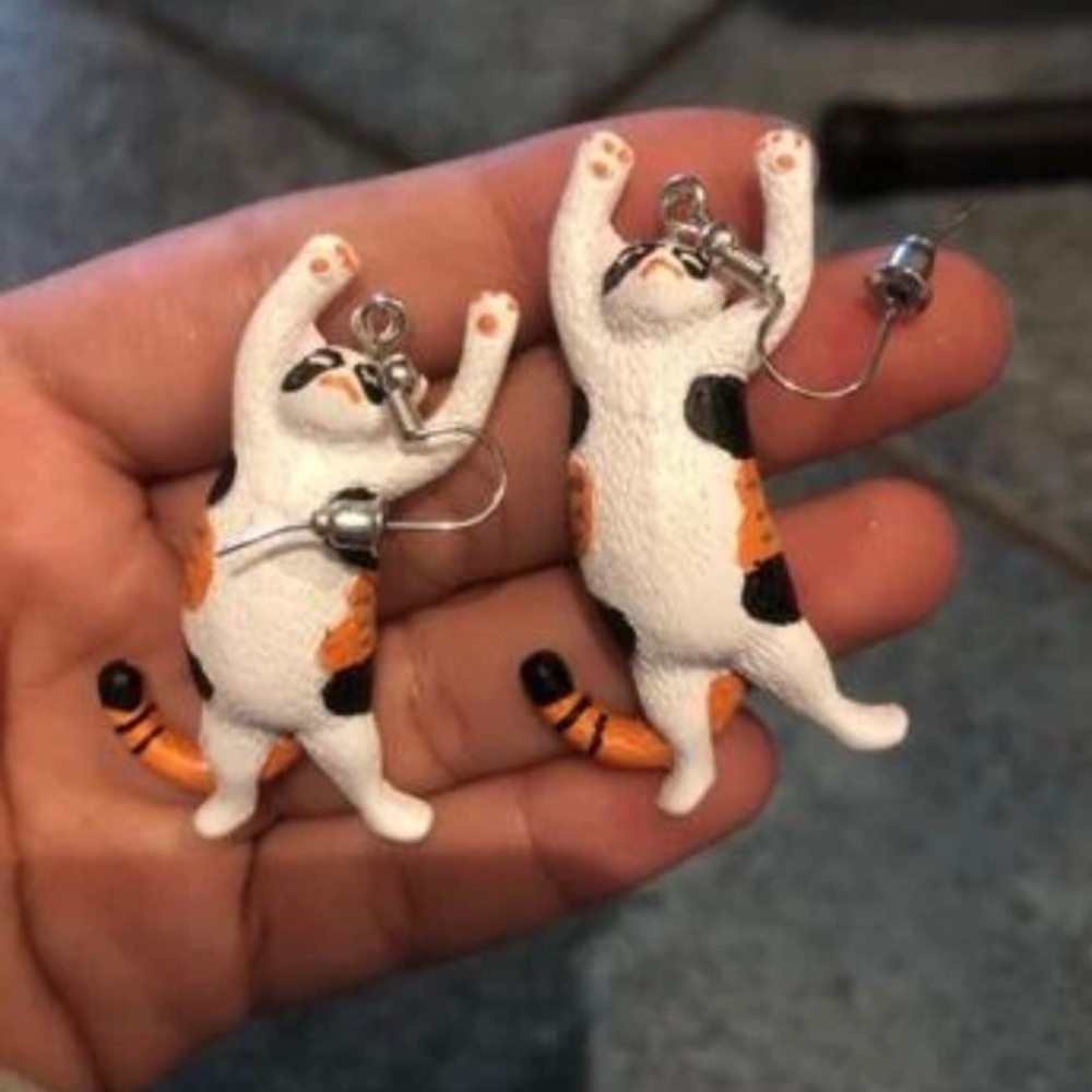 Earring - Picture 3 of 3